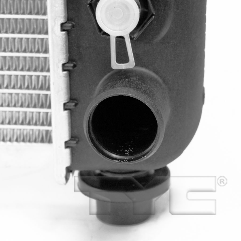 GM TRUCKS & VANS SUBURBAN (CHEVY) RADIATOR 5.3/6.0 V8 A/T (WO/EOC) 34" CORE OEM#22840117 2010-2014 PL#GM3010275