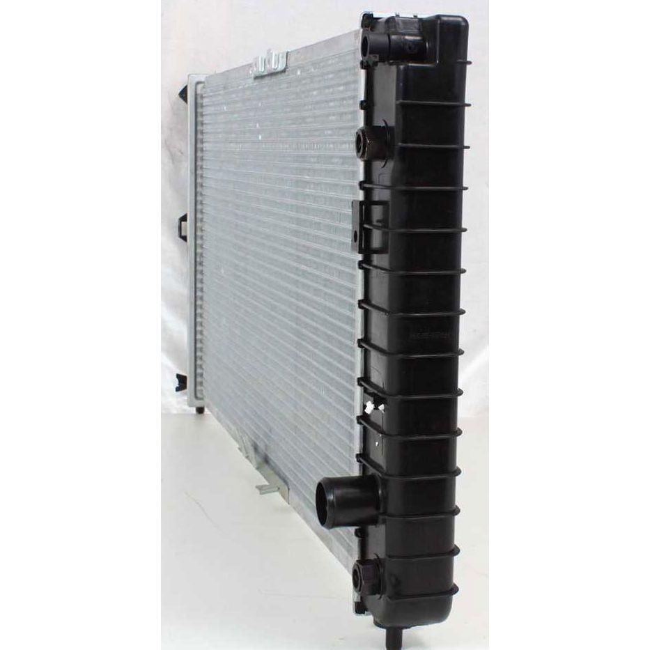 OLDSMOBILE INTRIGUE RADIATOR 3.5/V6 OEM#52479613 2000-2002 PL#GM3010212
