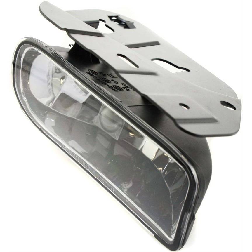 CADILLAC ESCALADE EXT (PICKUP) FOG LAMP RIGHT (Passenger Side) OEM#15252039 2002-2006 PL#GM2593138