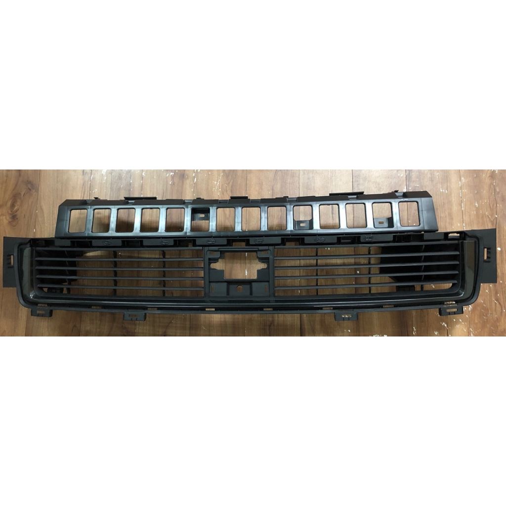TOYOTA SEQUOIA FRONT BUMPER GRILLE BLACK W/GRAY MLDG OEM#527010C050 2018-2022 PL#TO1036211