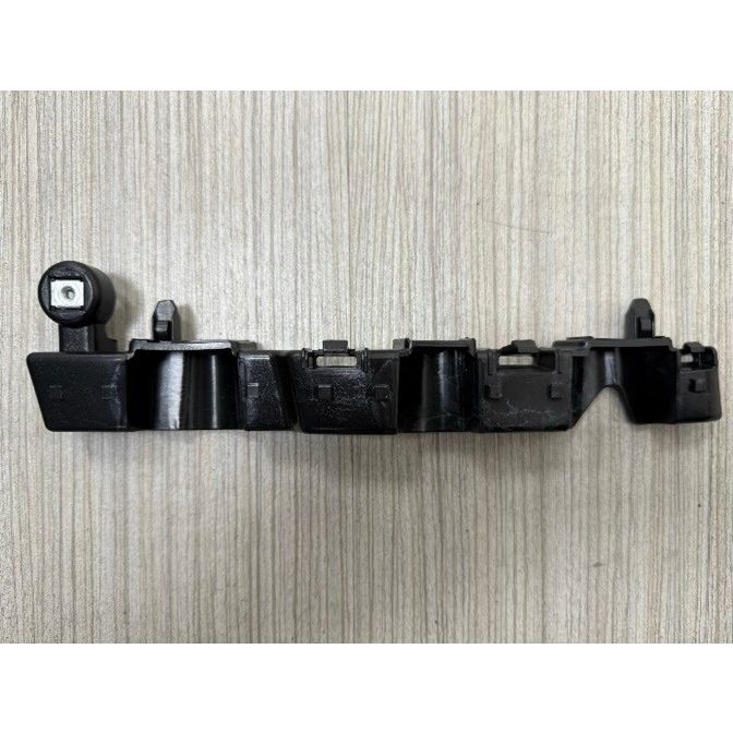 GM TRUCKS & VANS SIERRA/PU 2500/3500 FRONT BUMPER SIDE GUIDE RIGHT (Passenger Side) OEM#85110201 2020-2025 PL#GM1043189