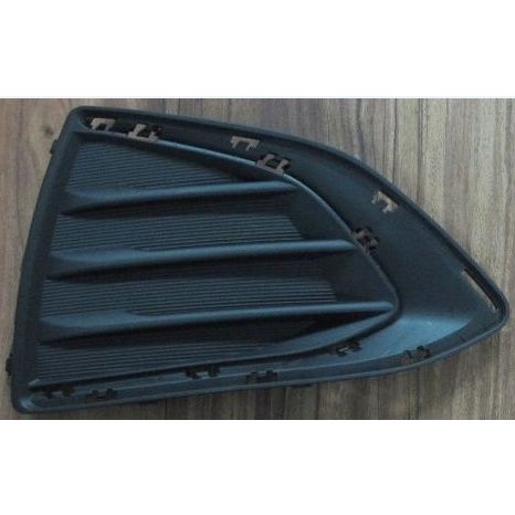 CHEVROLET CRUZE HATCHBACK FOG LAMP COVER TXT-BLACK RIGHT (Passenger Side) (WO/RS PKG)(PREMIER) OEM#42550376 2019 PL#GM1039238