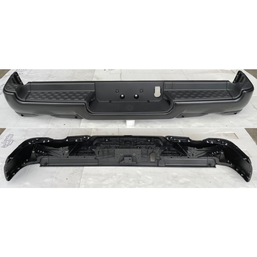 DODGE TRUCKS & VANS DODGE/PU (R1500) REAR STEP BMP ASSY BLACK/PTM (W/4 PK SENSOR)(DUAL EXHAUST) OEM#68404438AB-PFM 2019-2022 PL#CH1103140