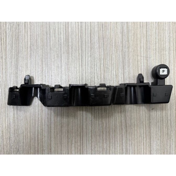 GM TRUCKS & VANS SIERRA/PU 2500/3500 FRONT BUMPER SIDE GUIDE LEFT (Driver Side) (Driver Side) OEM#85110200 2020-2025 PL#GM1042189