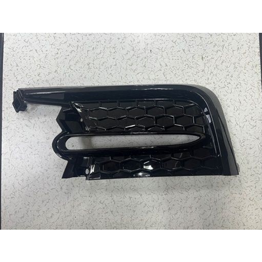 TOYOTA COROLLA SEDAN FOG LAMP COVER LEFT (Driver Side) PTD-BLACK(SE/XSE)(W/NIGHTSHADE)(NA BUILT) OEM#8148202C30 2020-2022 PL#TO1038269