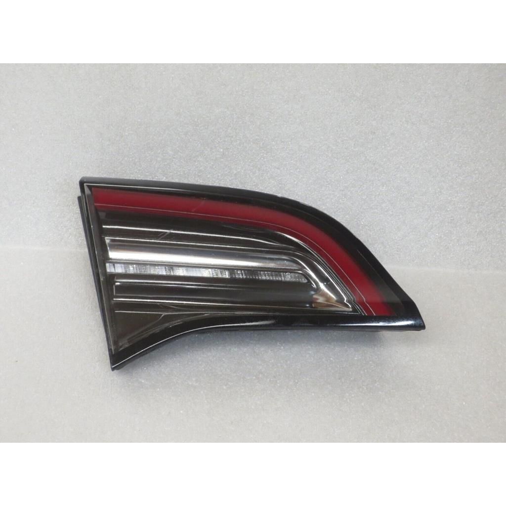 TESLA MODEL Y TAIL LAMP ASSY LEFT (Driver Side) (INNER)(LED) OEM#107740100G 2020-2024 PL#TA2802100