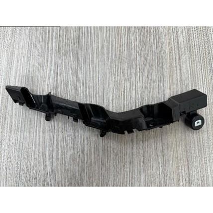 GM TRUCKS & VANS SILVERADO/PU 2500/3500 FRONT BUMPER COVER SIDE RETAINER RIGHT (Passenger Side) OEM#86779515 2020-2025 PL#GM1043192