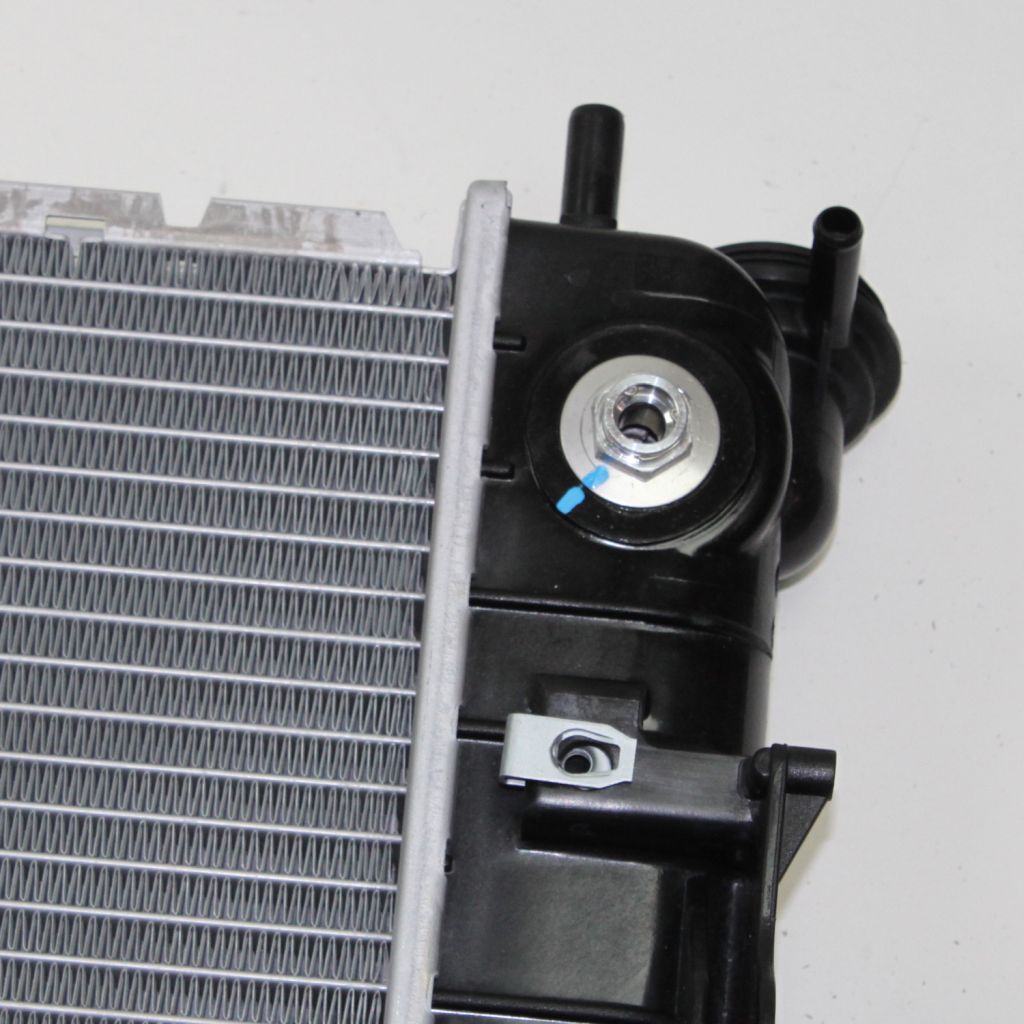 BUICK LUCERNE RADIATOR (3.8/3.9/V6) OEM#25772258 2006-2011 PL#GM3010492