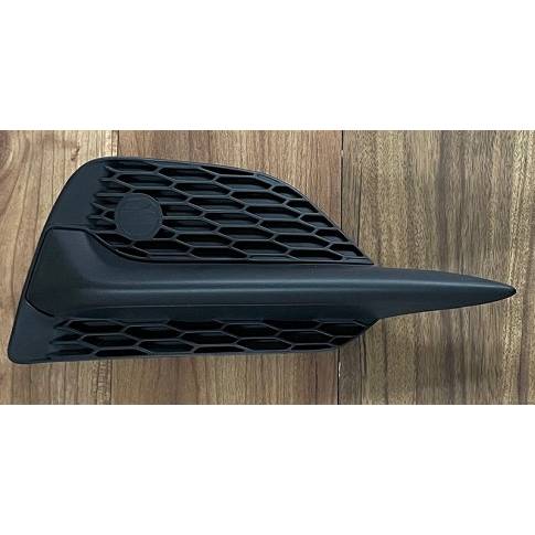 NISSAN ROGUE SPORT (2.0L) FRONT BUMPER COVER FINISHER LEFT (Driver Side) TXT-BLACK (WO/SILVER MLDG) OEM#622576MR5B 2020-2022 PL#NI1038175