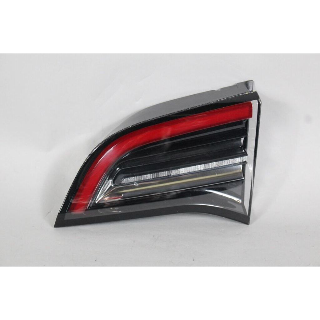 TESLA MODEL Y TAIL LAMP ASSY RIGHT (Passenger Side) (INNER)(LED) OEM#107740200G 2020-2024 PL#TA2803100