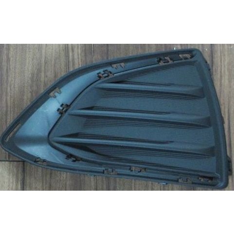 CHEVROLET CRUZE HATCHBACK FOG LAMP COVER TXT-BLACK LEFT (Driver Side) (WO/RS PKG)(PREMIER) OEM#42550375 2019 PL#GM1038238