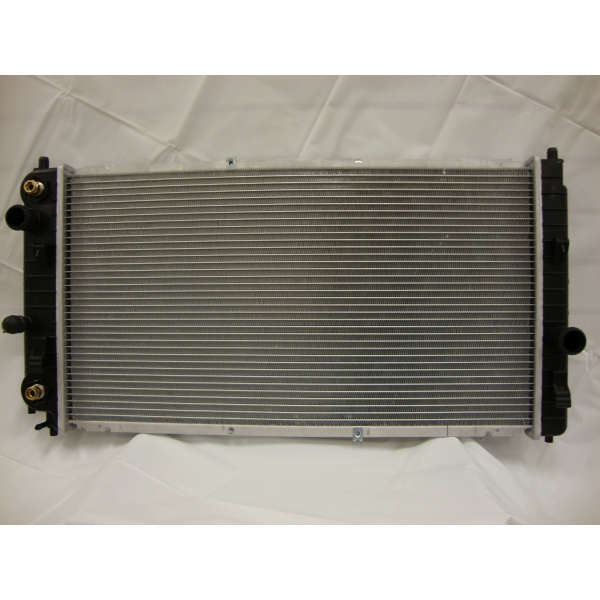 CHEVROLET MALIBU SEDAN RADIATOR (EXC. 2.2L) OEM#22676953 1999-2003 PL#GM3010417