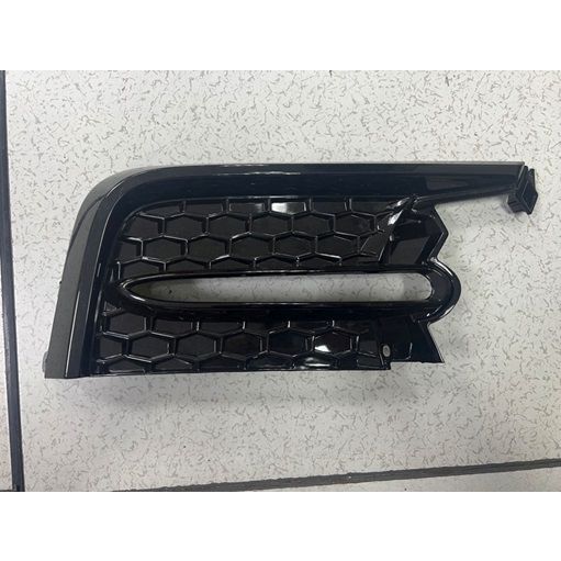 TOYOTA COROLLA SEDAN FOG LAMP COVER RIGHT (Passenger Side) PTD-BLACK (SE/XSE)(W/NIGHTSHADE)(NA BUILT) OEM#8148102C30 2020-2022 PL#TO1039269