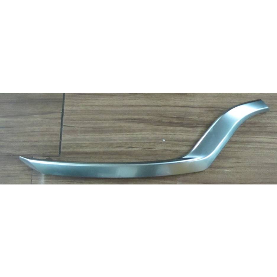 FORD TRUCKS & VANS EXPLORER FRONT BUMPER SIDE LOWER MLDG RIGHT (Passenger Side) SATIN- CHROME (PLATINUM) **CAPA** OEM#JB5Z17E810CB 2018-2019 PL#FO1047109C